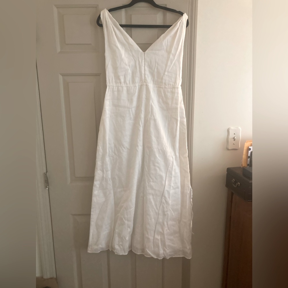 Beautiful vneck back and front full zip up midi dress